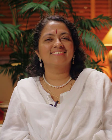 Portrait of Dr Nisha Manikantan